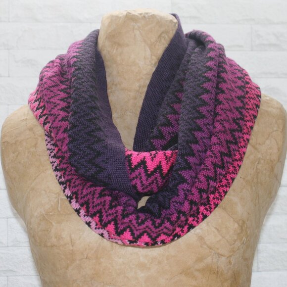 THE LIMITED Scarf Infinity Wide Knit Chevron Stripe Warm Winter Purple Pink - Picture 1 of 10